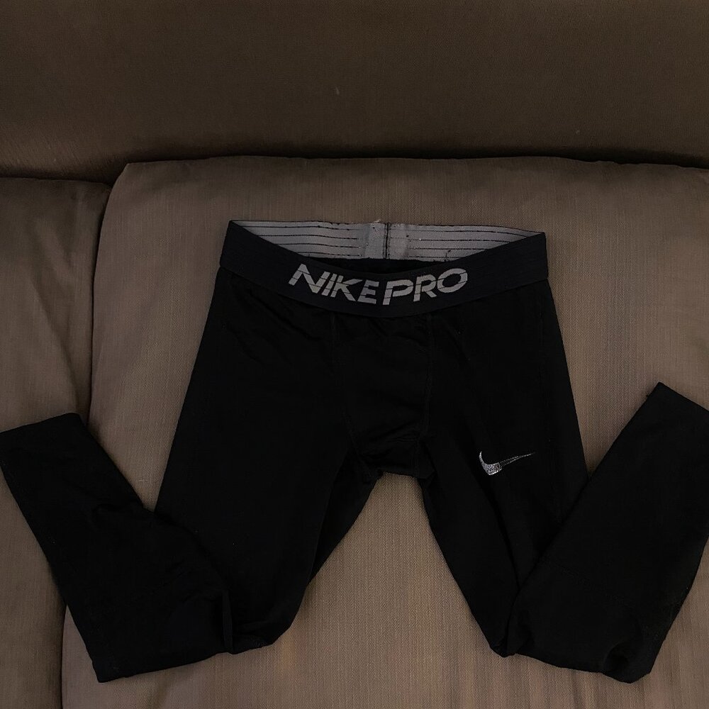 Nike Pro - 3/4 Length Dri-Fit Compression Tights (2021) M